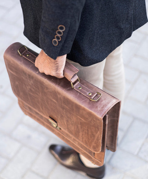 Classic Brown Leather Laptop Bag – Stylish and Functional for Men and Women