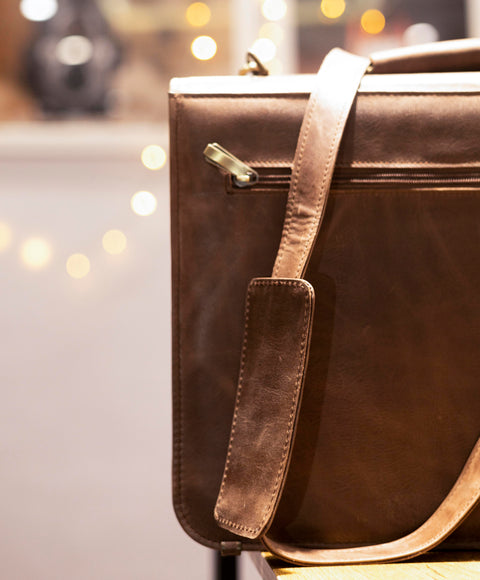 Classic Brown Leather Laptop Bag – Stylish and Functional for Men and Women