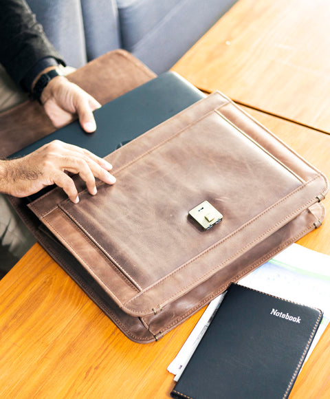 Classic Brown Leather Laptop Bag – Stylish and Functional for Men and Women